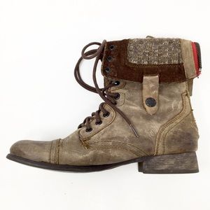 2/$25 Steve Madden CABLEE Distressed Brown Boots 9